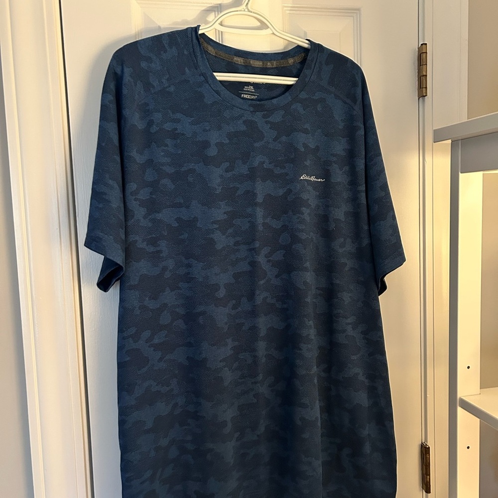 Eddie Bauer Men's Short Sleeve Blue Camo Athletic Tee